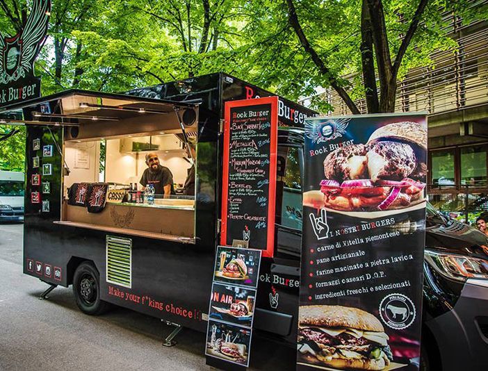 Parte da stasera a Garlasco la tre giorni con street food il cibo in piazza con i Food Truck di Vitamina C