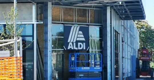 Magenta/Corbetta, si lavora di gran lena: rotatoria quasi conclusa, discount Aldi in arrivo
