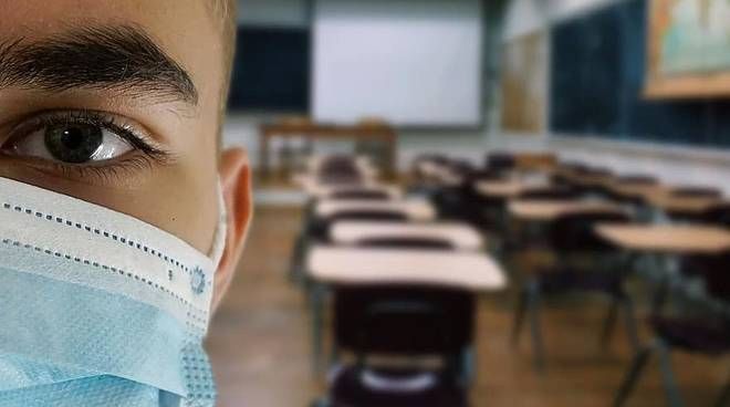 L'IPOTESI. Scuole superiori chiuse: non riapriranno prima del 2021