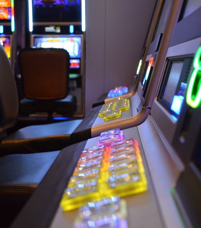 L’aumento dei casi Covid in estate: come comportarsi nelle sale slot