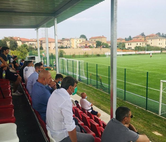 Fontana riapre gli impianti al pubblico anche in Lombardia: massimo 1000 spettatori all'aperto e 700 al chiuso. Bar e punti ristoro chiusi
