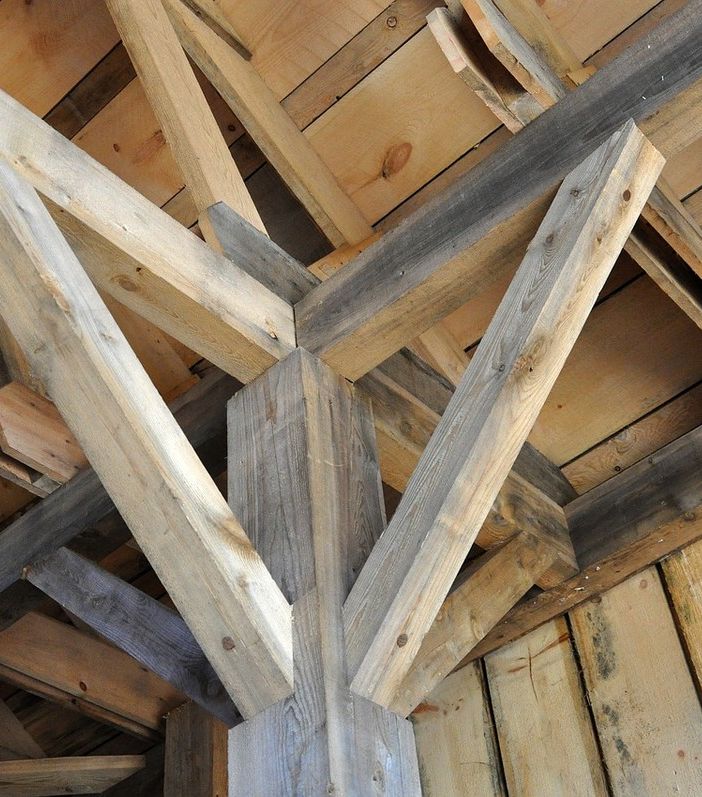Montare un tetto in legno