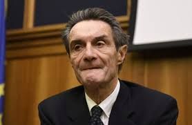 Fontana: &quot;Sanità lombarda prossima al collasso&quot;