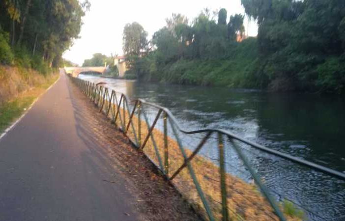 Pontevecchio e Bernate Ticino: arrivano il caldo...e i primi tuffi (vietati) nel Naviglio