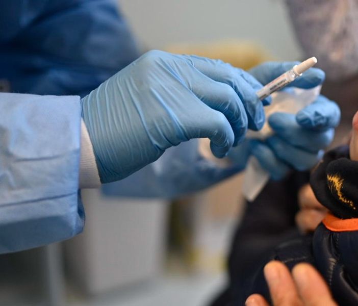 Vaccino antinfluenzale, al via la campagna con spray nasale per i bambini dai 2 ai 6 anni