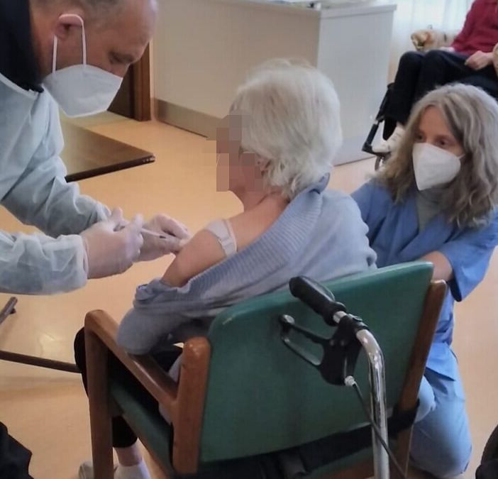 Casa famiglia San Vittore Olona: iniziata la campagna vaccinale. Adesioni tra i residenti del 95% e dell’80% tra gli operatori