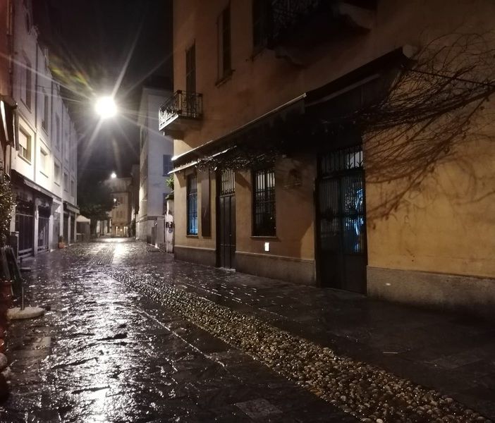 Le Regioni dicono &quot;no&quot; alla chiusura alle 18 di bar e ristoranti. E la bozza del decreto per stanotte resta una bozza