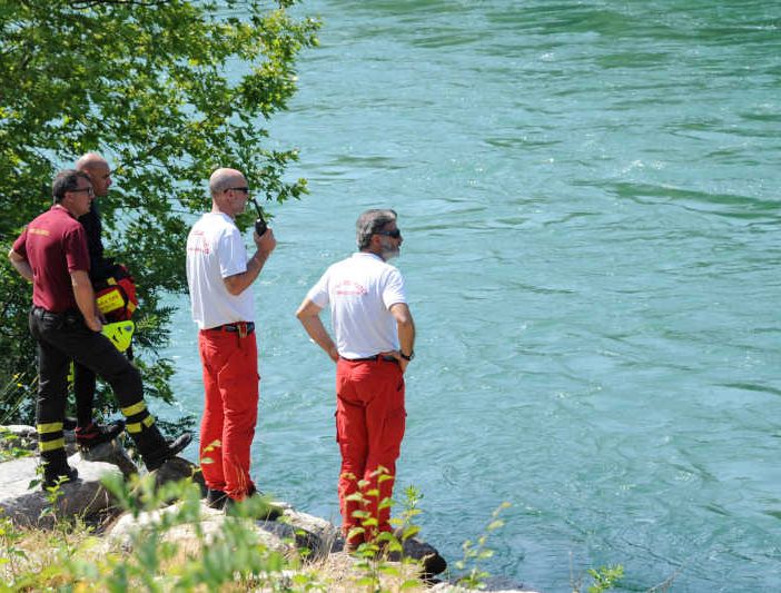 Ticino e Naviglio killer: sudamericano disperso da ieri sera ad Abbiategrasso, ricerche in corso