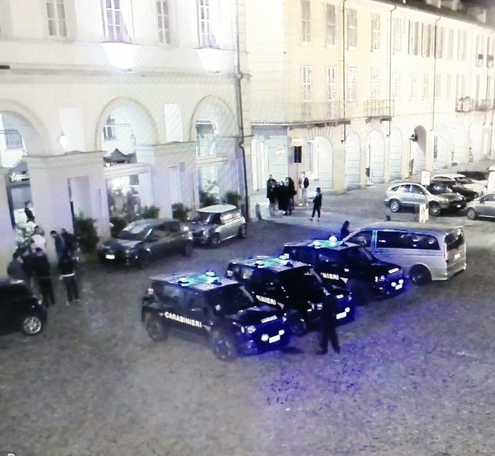 Voghera: sorpreso con due dosi di cocaina, aggredisce i carabinieri e finisce in manette