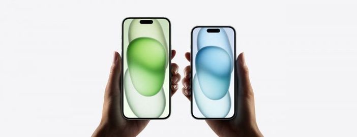 Milano: in coda dalle 7 in piazza Liberty per il nuovo iPhone15