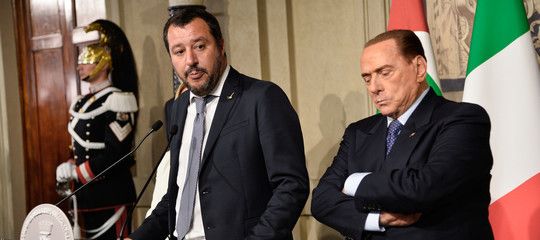 Salvini: ‘Decreto imperfetto, a che servono le profumerie aperte?’