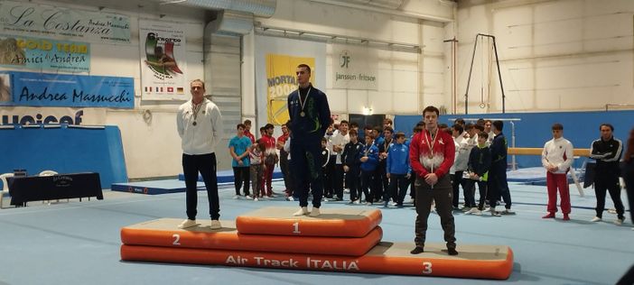 Ginnastica: Davide Saini (Costanza Massucchi Mortara) conquista il secondo posto nel corpo libero Ginnastica: Davide Saini (Costanza Massucchi Mortara) conquista il secondo posto nel corpo libero