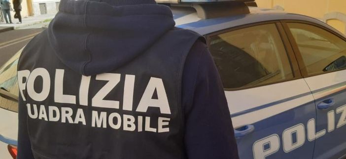 Novara, arrestato spacciatore 51enne: nascondeva cocaina nel bagagliaio dell’auto