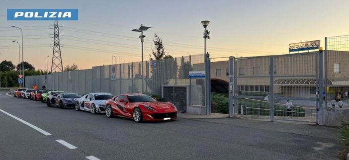 Sfida sull’autostrada a 230 all'ora: tre automobilisti svizzeri denunciati a Novara