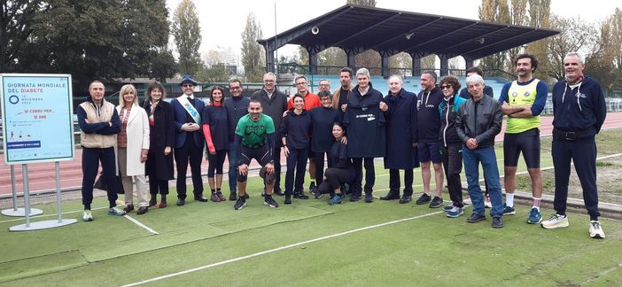 “Io Corro per…”: al Campo Coni di Pavia percorsi oltre 1900 giri di pista per un totale di 760km, in 12 ore “Io Corro per…”: al Campo Coni di Pavia percorsi oltre 1900 giri di pista per un totale di 760km, in 12 ore