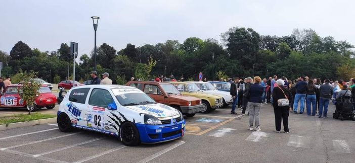 Successo al raduno per auto e moto storiche del PPA a Trezzano sul Naviglio Successo al raduno per auto e moto storiche del PPA a Trezzano sul Naviglio