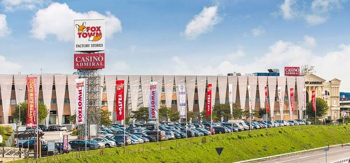 L’ampliamento di Fox Town a Mendrisio porta la ‘firma’ dell’archistar Mario Botta