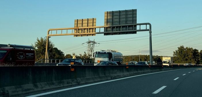 Le code tra Besnate e Castelletto Ticino sulla Diramazione A8-A26 Le code tra Besnate e Castelletto Ticino sulla Diramazione A8-A26
