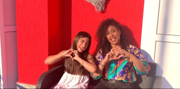 - (VIDEO) - Pavia, #andràtuttobene diventa una canzone. Ad interpretarla la cantante Sherrita Duran e la figlia Noelle - (VIDEO) - Pavia, #andràtuttobene diventa una canzone. Ad interpretarla la cantante Sherrita Duran e la figlia Noelle