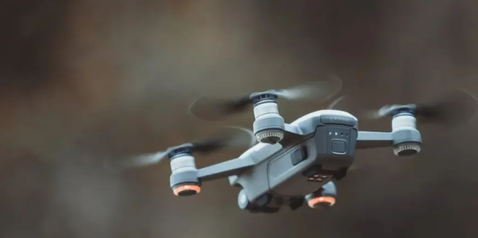 Imparare a volare con un drone: consigli e trucchi per principianti