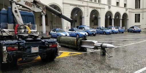 Oltrepo: sequestrate armi da guerra e un missile a militanti di estrema destra Oltrepo: sequestrate armi da guerra e un missile a militanti di estrema destra