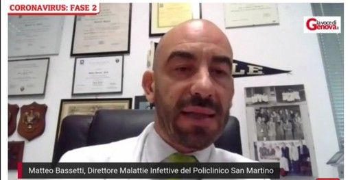 Coronavirus, l'infettivologo Bassetti: «Nella fase 2 sì alle mascherine, i guanti non servono sempre» (VIDEO)
