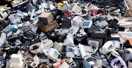 Discariche abusive: 16 arresti e 900mila euro di illeciti fra Pregnana, Origgio, Romentino e Milano