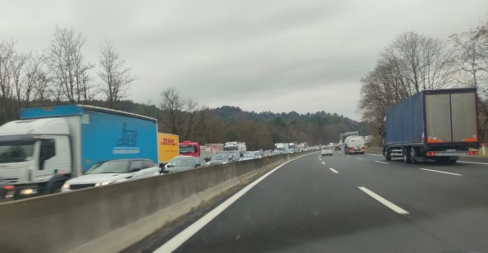 Lunedì mattina di passione per gli automobilisti: code per lavori sulla Diramazione Gallarate-Gattico in entrambe le direzioni Lunedì mattina di passione per gli automobilisti: code per lavori sulla Diramazione Gallarate-Gattico in entrambe le direzioni