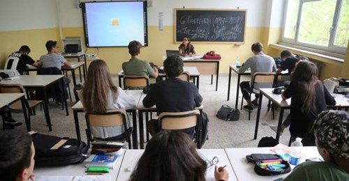 Scuola, le superiori in Lombardia riaprono lunedì (se non saremo zona rossa) Scuola, le superiori in Lombardia riaprono lunedì (se non saremo zona rossa)