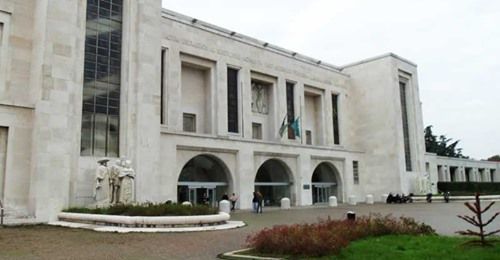 Dopo festa Inter va a prostitute e finisce accoltellato