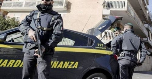 Milano, la Finanza arresta il Principe: spacciatore ‘nullatenente’, aveva beni per 1 milione di euro Milano, la Finanza arresta il Principe: spacciatore ‘nullatenente’, aveva beni per 1 milione di euro