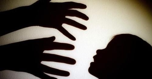 Adescava ragazzine sul web e le violentava: confermati 19 anni. Sentenza esemplare. Ben fatto Adescava ragazzine sul web e le violentava: confermati 19 anni. Sentenza esemplare. Ben fatto