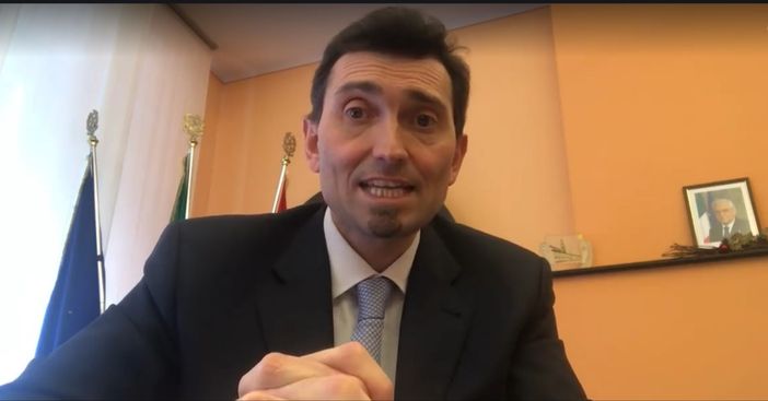 VIDEO. Vigevano, il sindaco Sala: "Da domani mattina 12.000 mascherine verranno distribuite nelle edicole"
