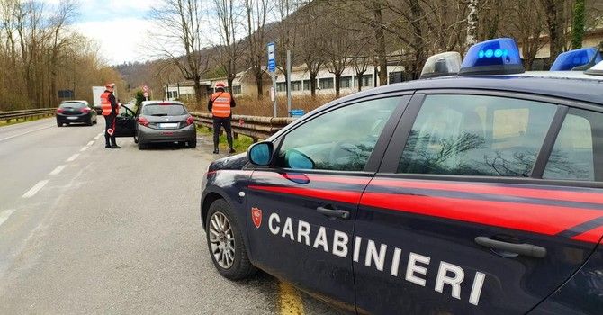 Vanno avanti i controlli dei carabinieri per far rispettare il decreto anti contagio