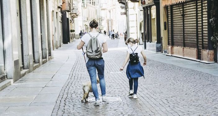 Bar, ristoranti, scuola, palestre e visite: ecco nuove regole e date delle riaperture. Per gli spostamenti arriva la &quot;certificazione verde&quot;