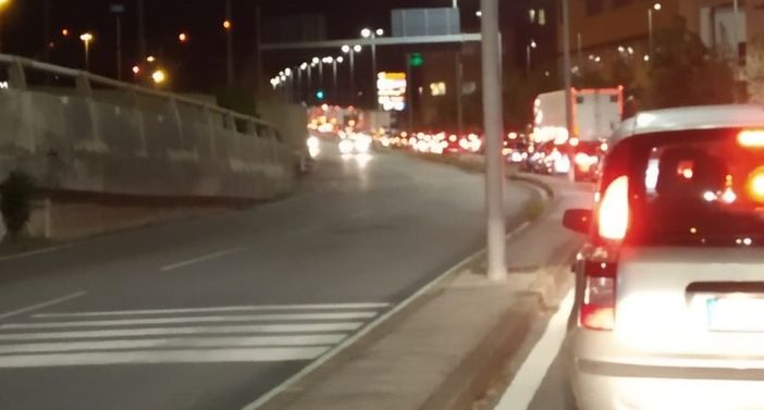 Manutenzioni e asfaltature notturne sull'A8: chiude sulla Diramazione Gallarate-Gattico il tratto tra Besnate e Sesto Calende in direzione A26