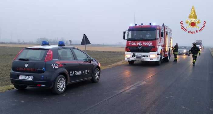 Castelnovetto: esce di strada con l'auto sulla provinciale 596, ferita una signora 77enne Castelnovetto: esce di strada con l'auto sulla provinciale 596, ferita una signora 77enne
