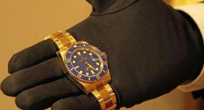 Milano, rubavano orologi ai passanti: 4 arresti Milano, rubavano orologi ai passanti: 4 arresti