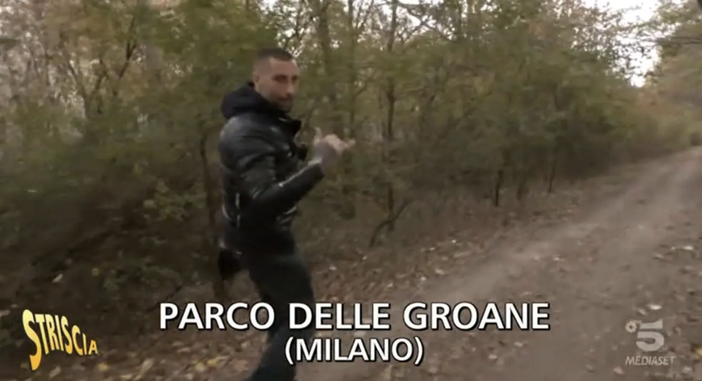 L'inviato di "Striscia" Brumotti in missione nel Parco Groane a Solaro: minacciato col machete