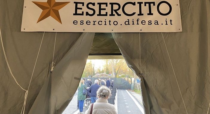 Vaccini anti Covid, tocca alla fascia tra 60 e 64 anni: da domani al via le prenotazioni Vaccini anti Covid, tocca alla fascia tra 60 e 64 anni: da domani al via le prenotazioni