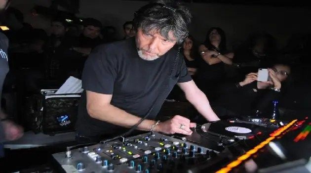 Il popolo della notte piange il suo re: è morto il grande dj Claudio Coccoluto Il popolo della notte piange il suo re: è morto il grande dj Claudio Coccoluto