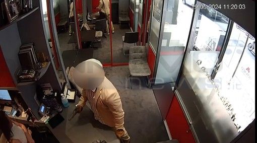 Principato di Monaco: rapina da tre milioni in una gioielleria Principato di Monaco: rapina da tre milioni in una gioielleria