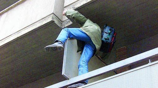 Banda di ladri acrobati in manette: arresti della Polizia nel campo nomadi di Corbetta Banda di ladri acrobati in manette: arresti della Polizia nel campo nomadi di Corbetta