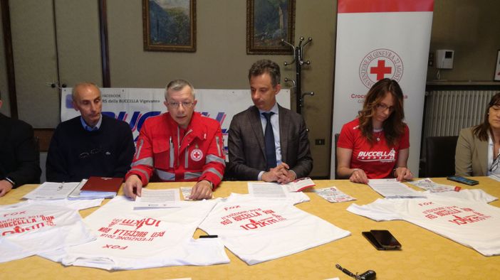 Vigevano, domenica si corre la Red Buccella Run: 10 km tra città e campagna Vigevano, domenica si corre la Red Buccella Run: 10 km tra città e campagna