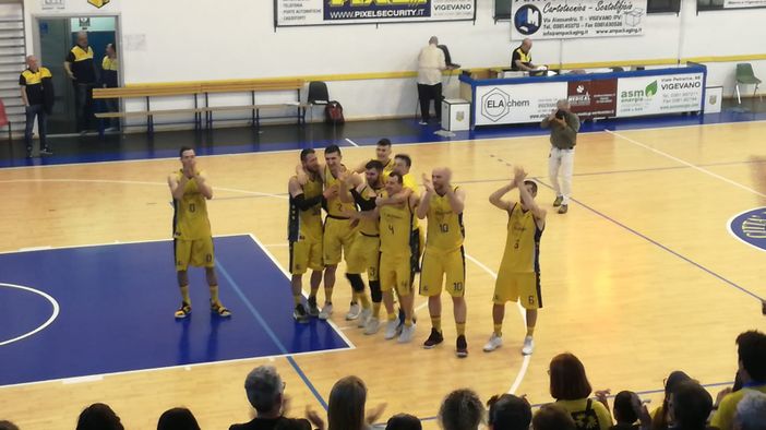 Basket Serie B, Vigevano comincia i play-off con il piede giusto: battuta Padova Basket Serie B, Vigevano comincia i play-off con il piede giusto: battuta Padova