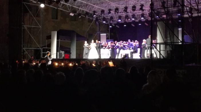 Vigevano, successo per “La Traviata” in castello
