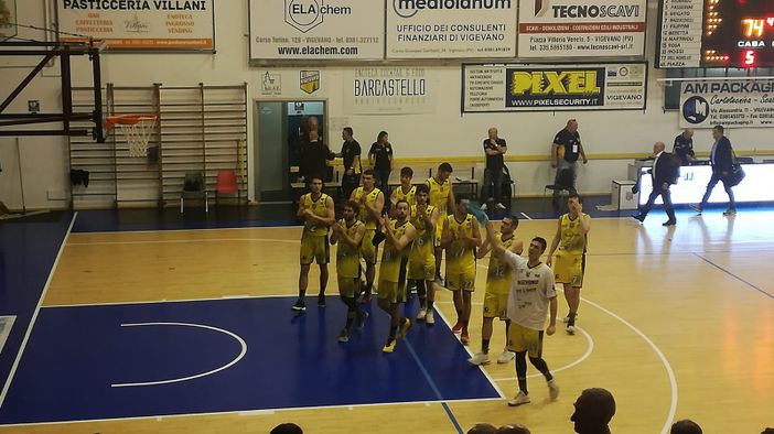Basket, serie B: Vigevano più forte della voglia di riscatto di Crema Basket, serie B: Vigevano più forte della voglia di riscatto di Crema
