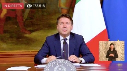 Il governo dà il via libera a 400 miliardi di prestiti per piccole e medie imprese, sospesi altri pagamenti fiscali