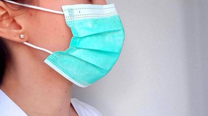 Mascherina all'aperto, Fontana pronto a firmare l'ordinanza sulle nuove regole Mascherina all'aperto, Fontana pronto a firmare l'ordinanza sulle nuove regole