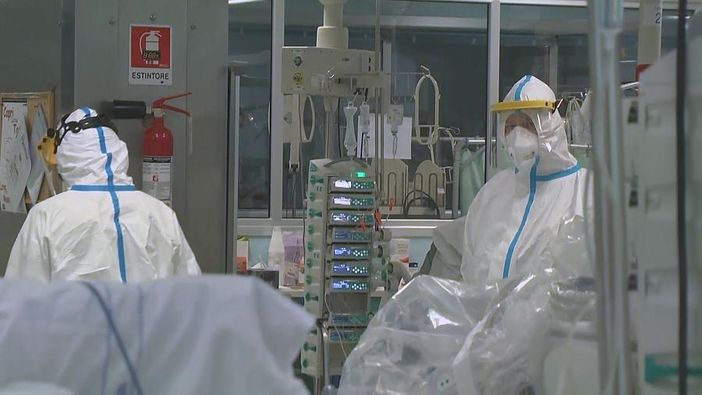 Covid, in Italia solo 300 nuovi positivi in 24 ore Covid, in Italia solo 300 nuovi positivi in 24 ore